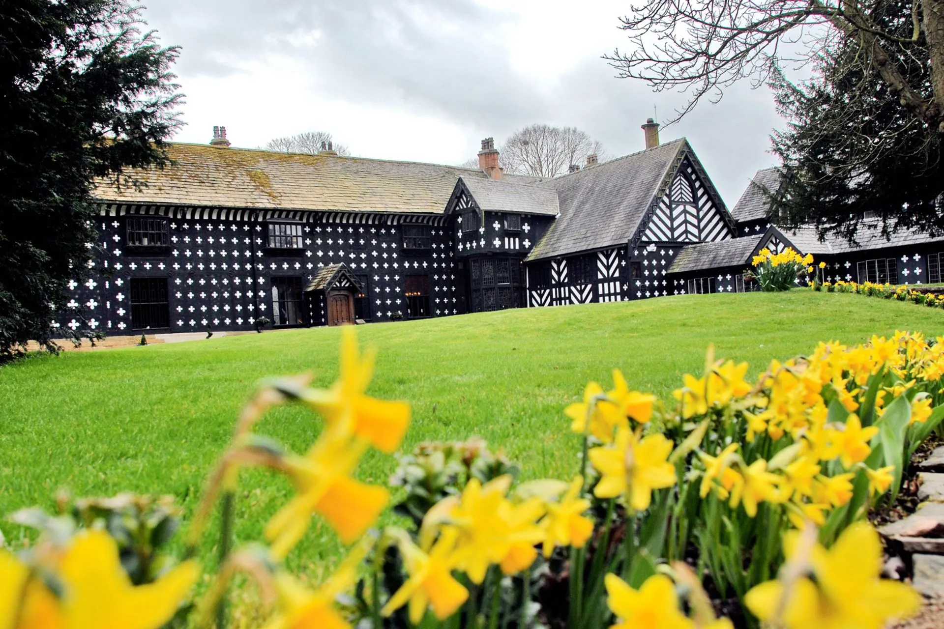 Let's Explore Salmlesbury Hall