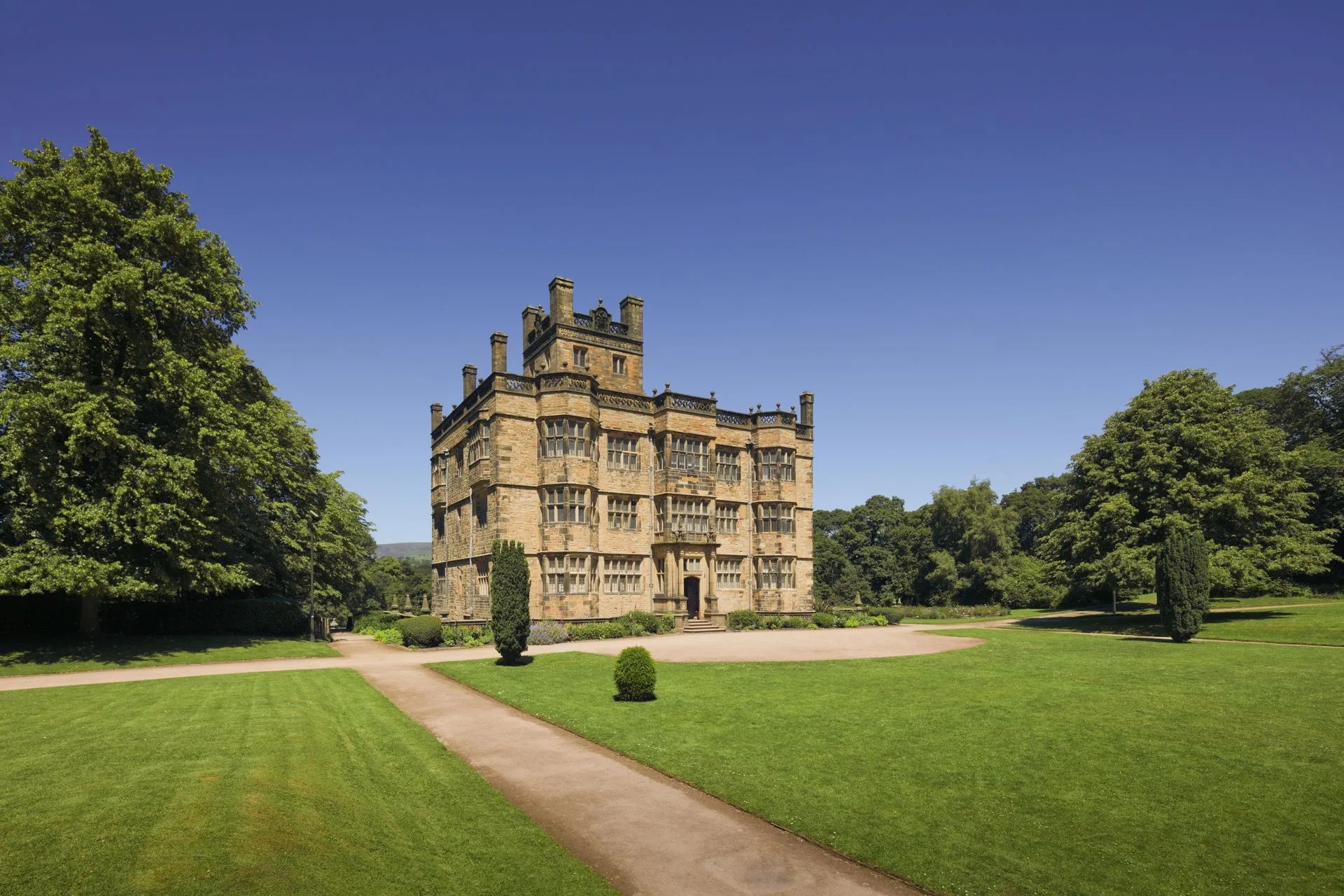 Discover the Magic of Downton Abbey with Jones Holidays