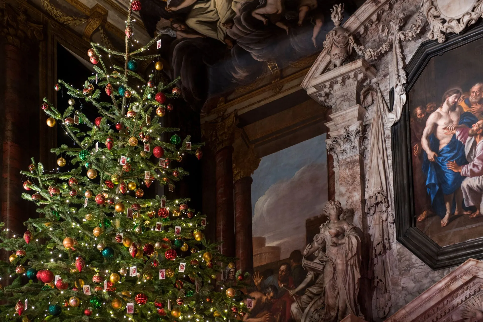 Chatsworth House - Palace of Advent